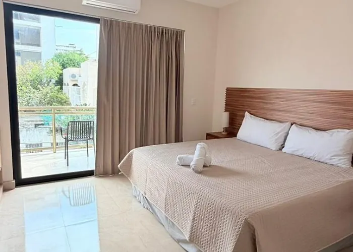 56 Zuna * Playa del Carmen
